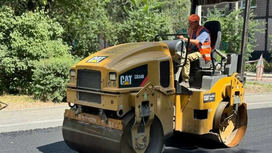 Двухвальцовый каток CAT [CB34B]