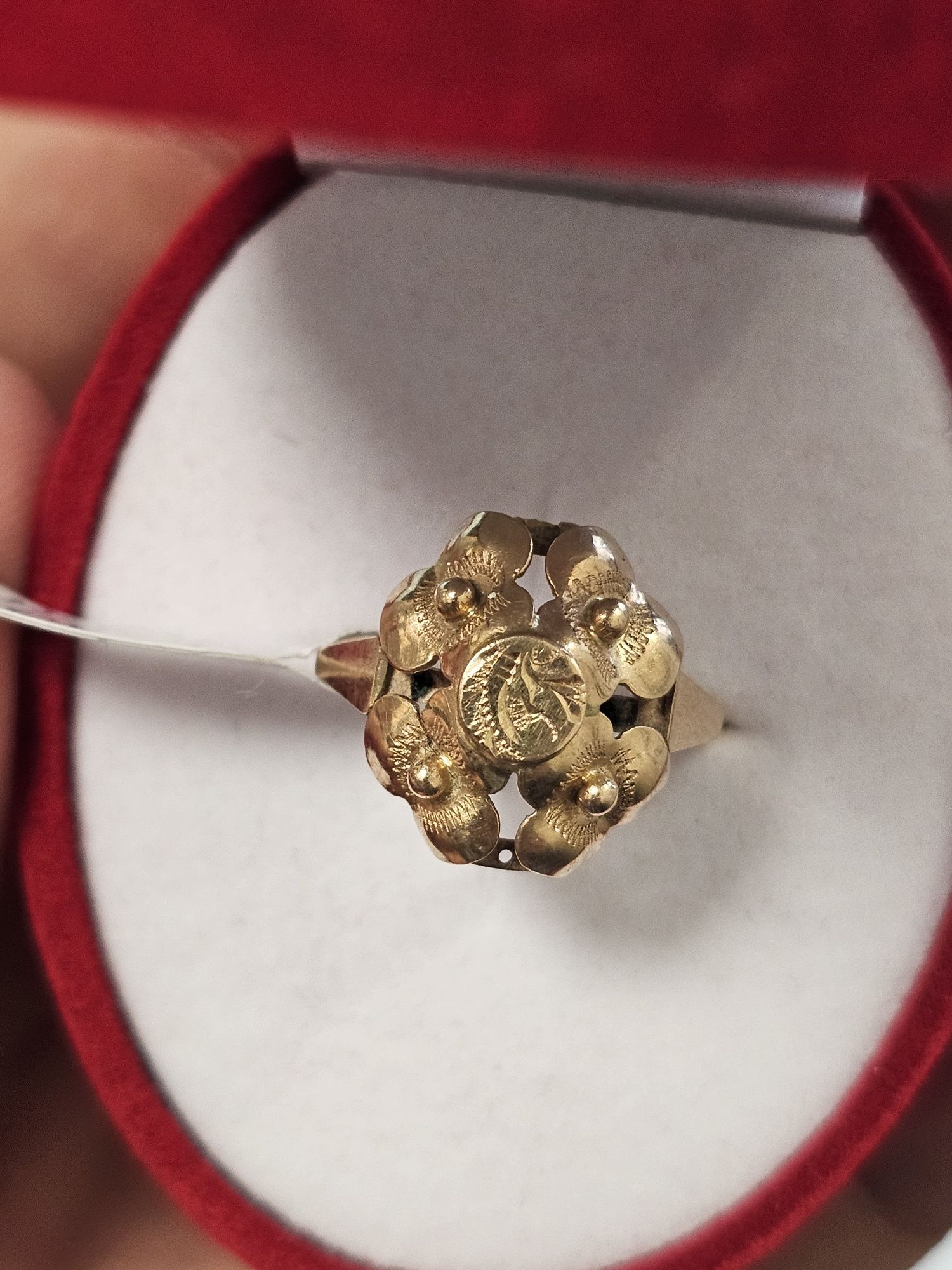 Vand inel de dama din aur 14 k 2.95 g