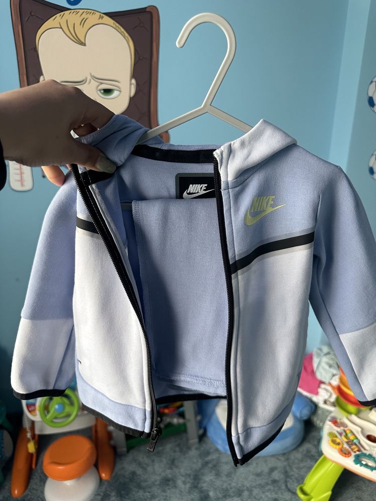 Trening bebe Nike Tech Fleece 12-18 luni