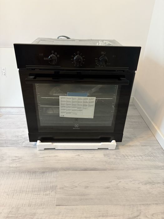 Cuptor electrolux incorporabil