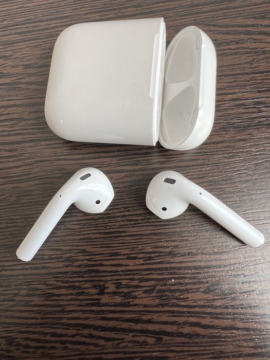 AirPods 2 (2nd generation)