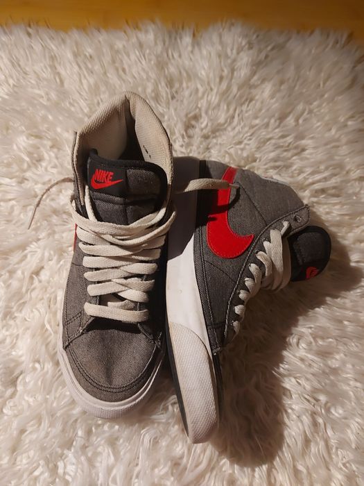 Vând sneaker 36,5