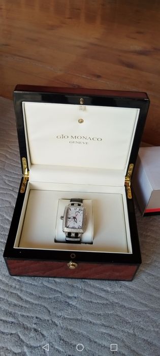 Швейцарские часы Gio Monaco Genève с бриллиантами  Срочно  продаётся