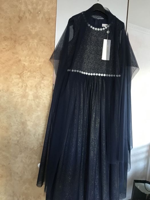 Продам платье от фирмы Делорес