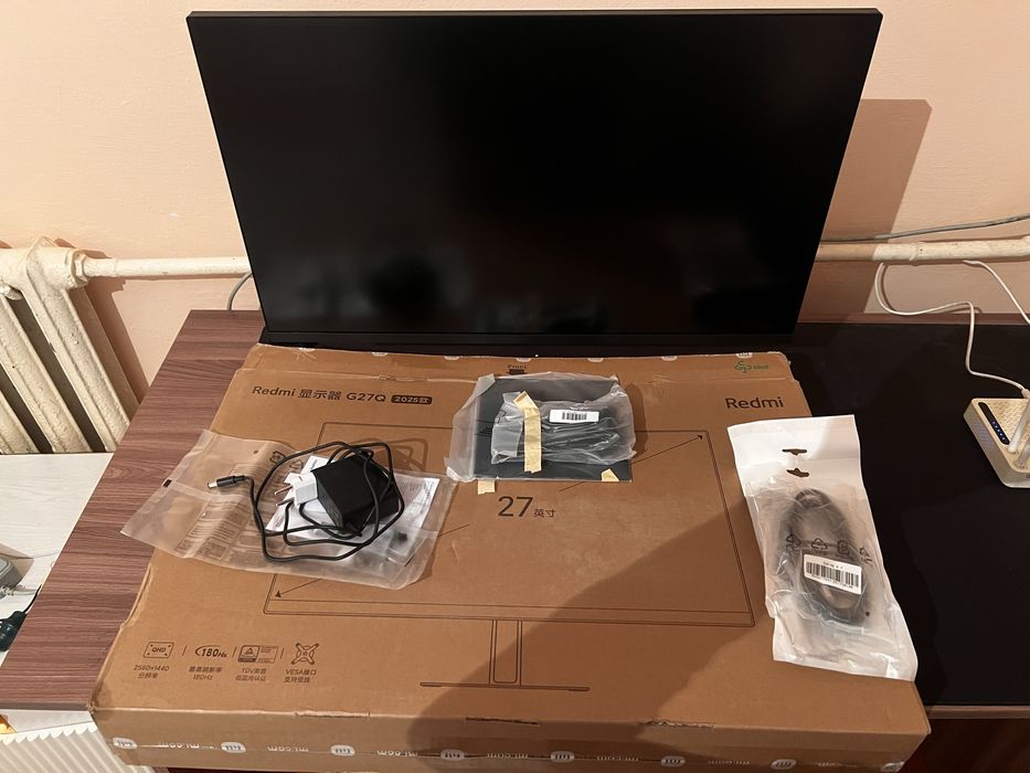 Монитор Redmi G27Q в идеальном состояний пользывался только 1 месяц .