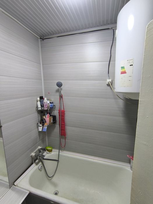 3 ком квартиру Сергели Спутнике в ЯНГИХОЁТСКАМ районе в деревянном дом