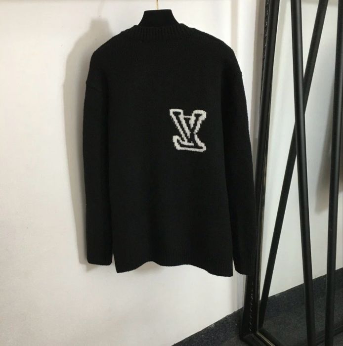 Pulover elegant Louis Vuitton, nou Gucci