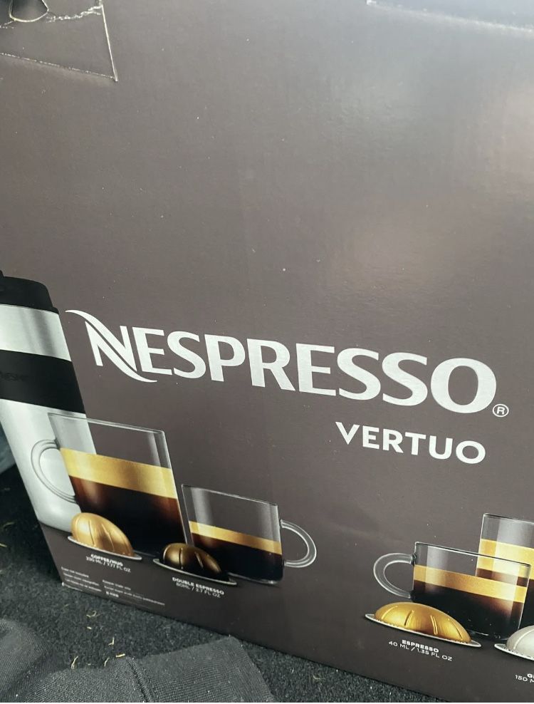 Чисто нова кафемашина Nespresso Vertuo + 50 капсули подарък