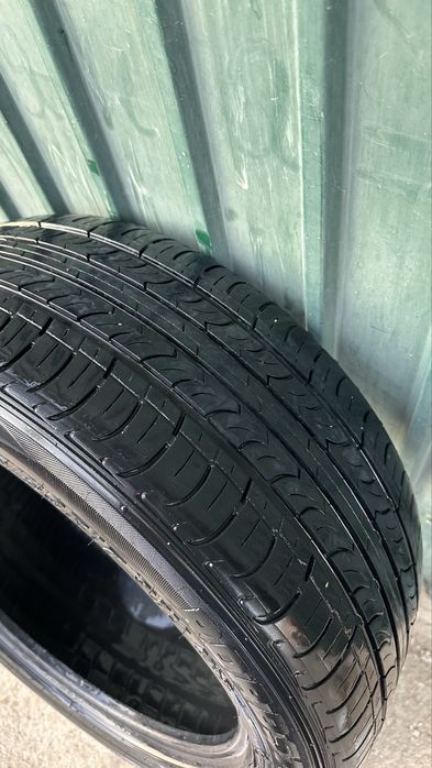 Шина Roadstone 215/50/17