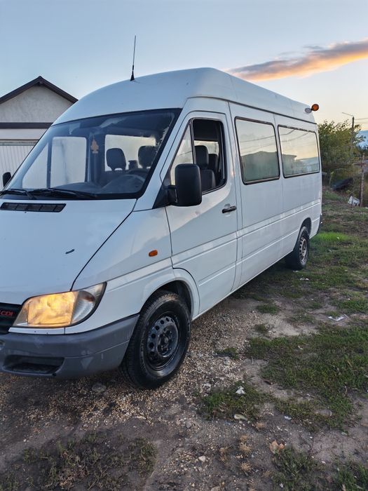 Mercedes Benz Sprinter 8+1