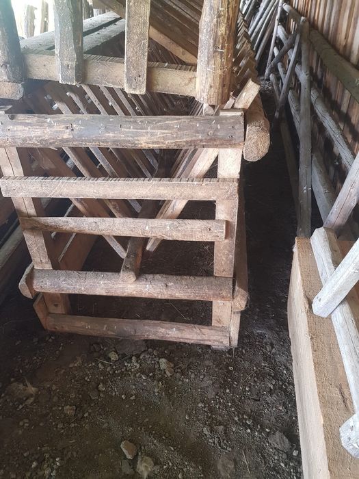 Iesle pentru furajat oi