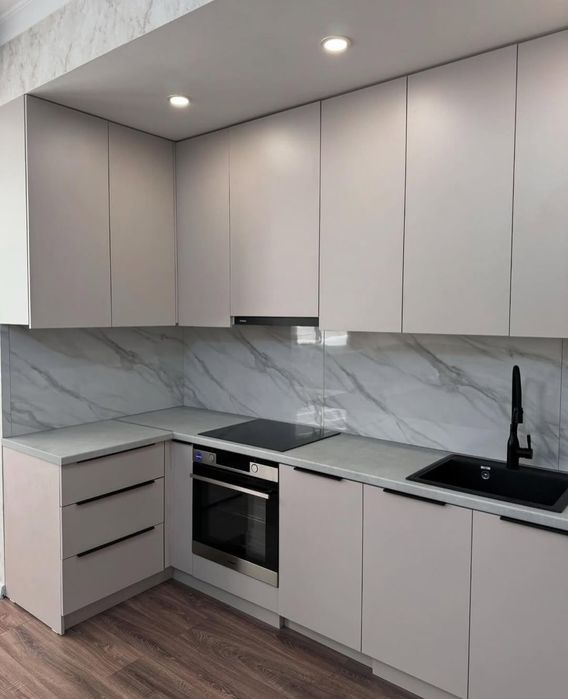 Zakazga  Oshxona mebel yasab beramiz.