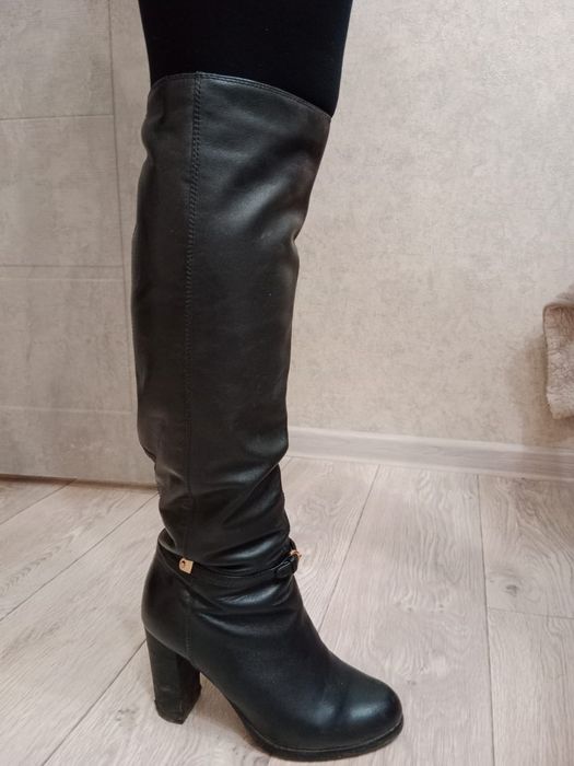 Продам зимние сапоги, 3 пары.