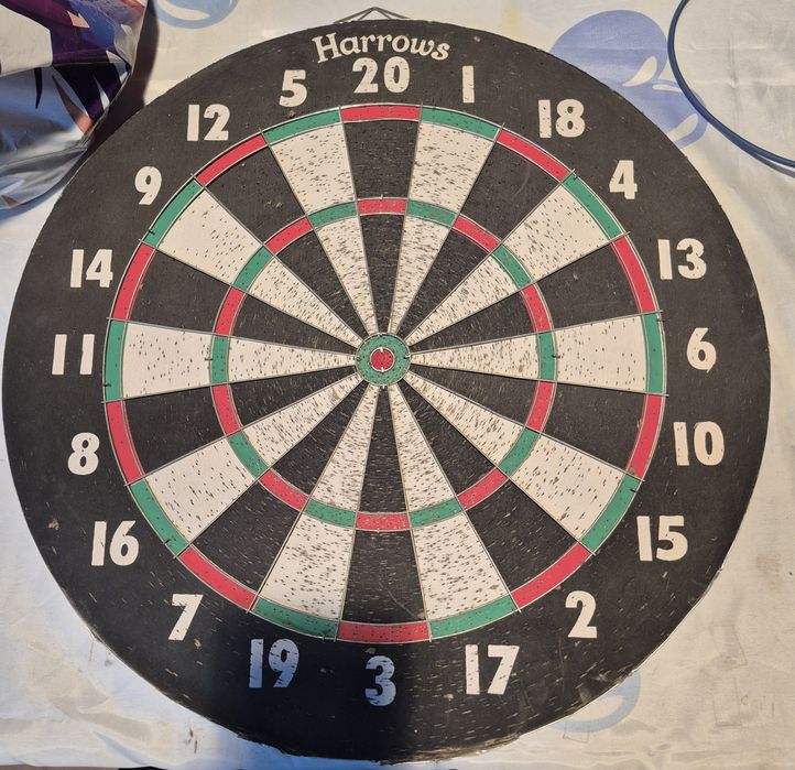 Tabla Darts Harrows cu sageti reducere 40%