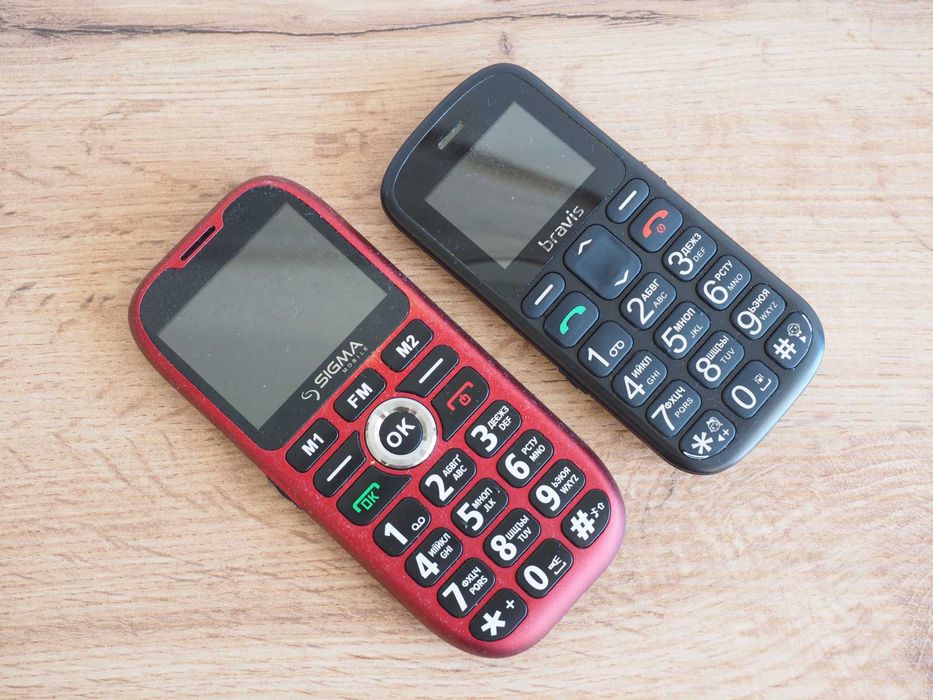 2 telefoane mobile cu taste mari – fără baterii și încărcătoare