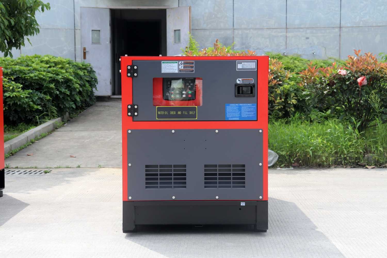 33 KVA / 26 KW   тихи ТРИФАЗНИ  Генератори с Дизелов двигател ISUZU