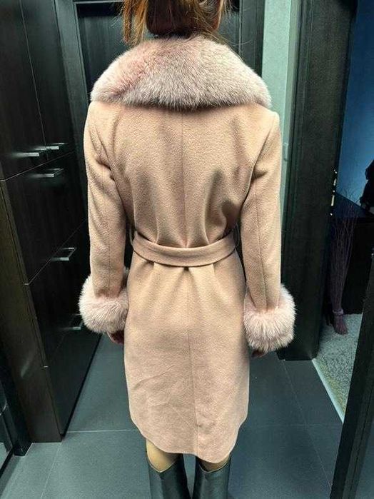 Розово палто с естествен косъм