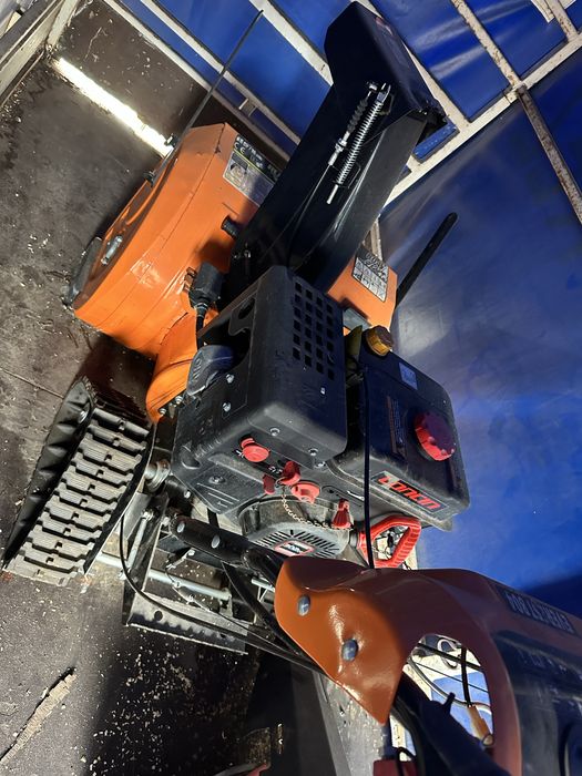 Vand freza pentru zapada cu senile LONCIN