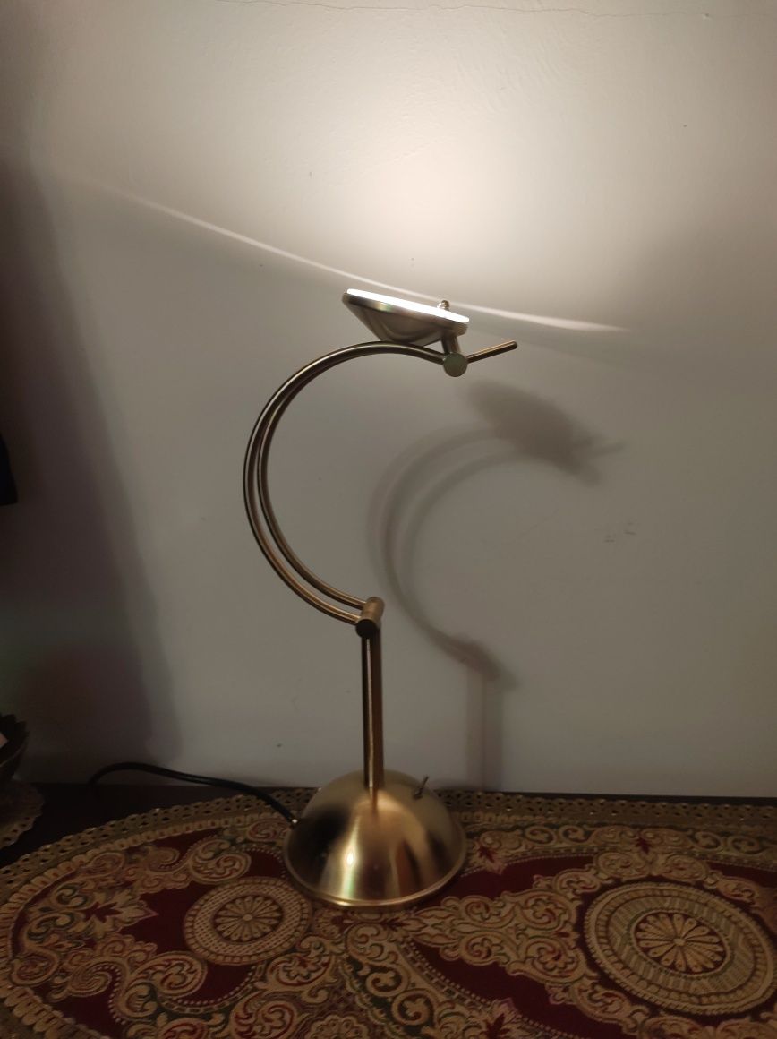 Vintage lampă  de masă antiq brass Paul Neuhaus. Eleganta in casa ta.