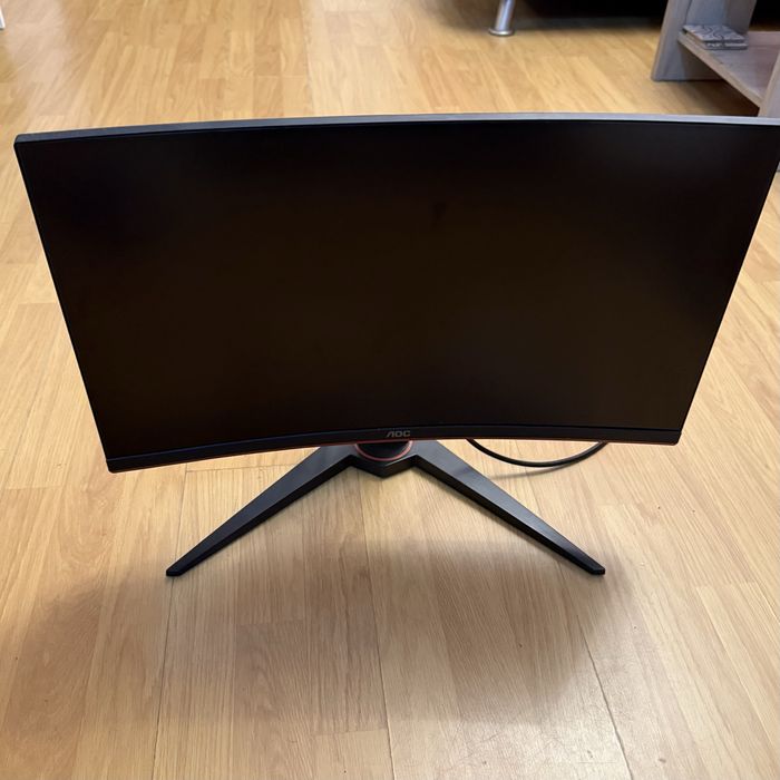 Monitor Gaming Curbat AOC 24” 144Hz 1ms Full HD