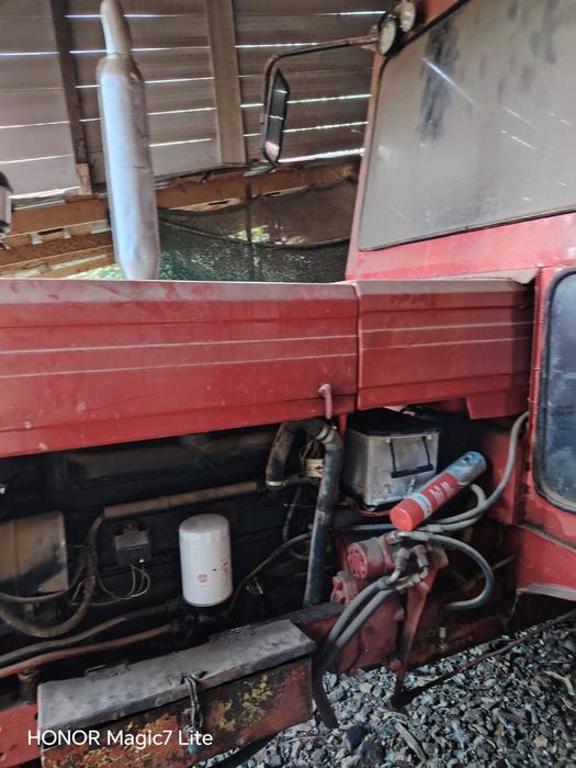 Tractor U650 cu remorca si plug