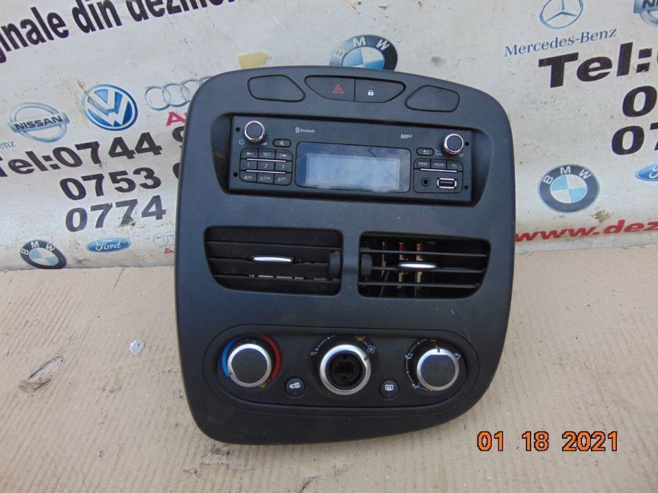 Grila radio Cd Renault Clio 4 an 2012-2019 grile aer bord dezzmmebrez