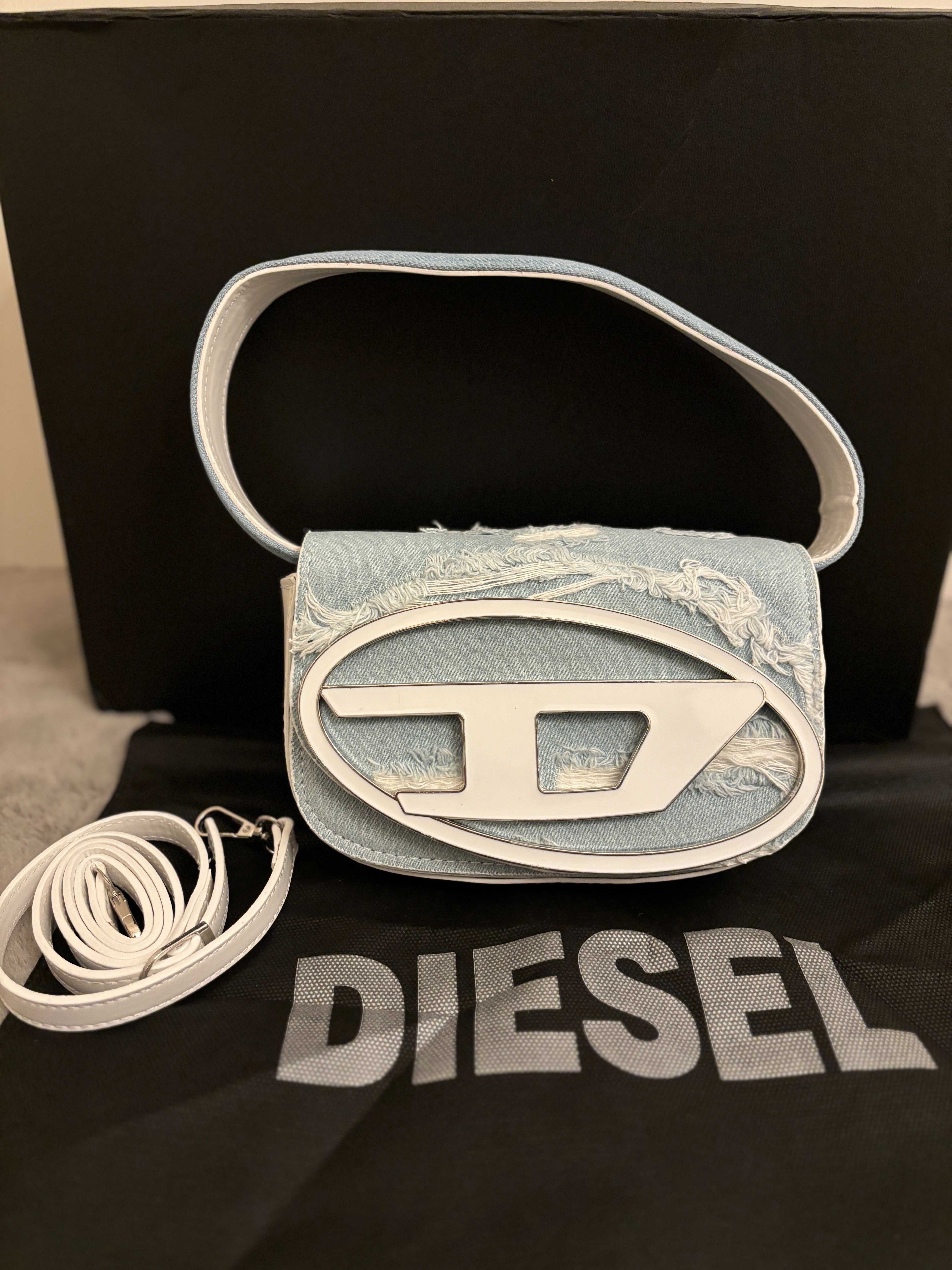 Poșetă/Geantă Diesel 1Dr Logo Plaque Jeans 21cmx14cm