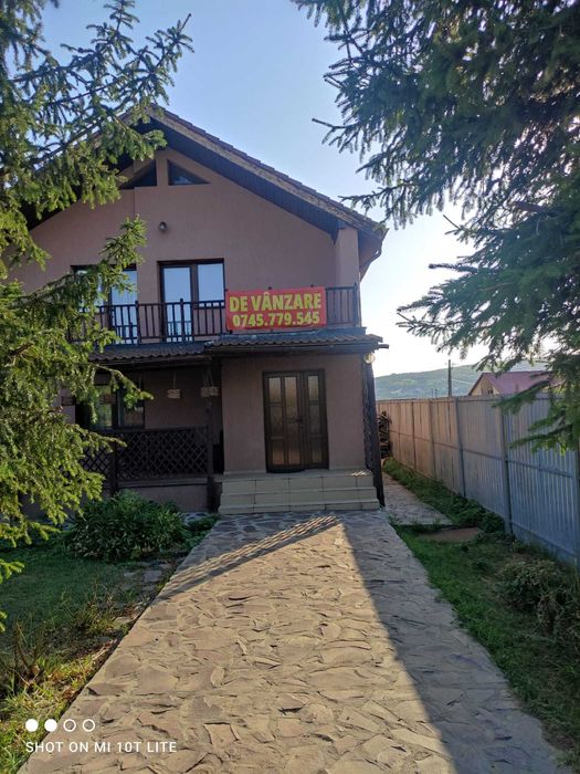 PROPRIETAR - vând casă în Hemeiuș,  148 mp utili | teren 450 mp