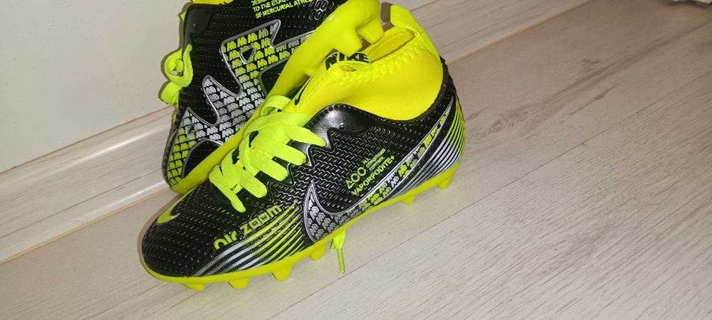 Детски бутонки,,Nike,,