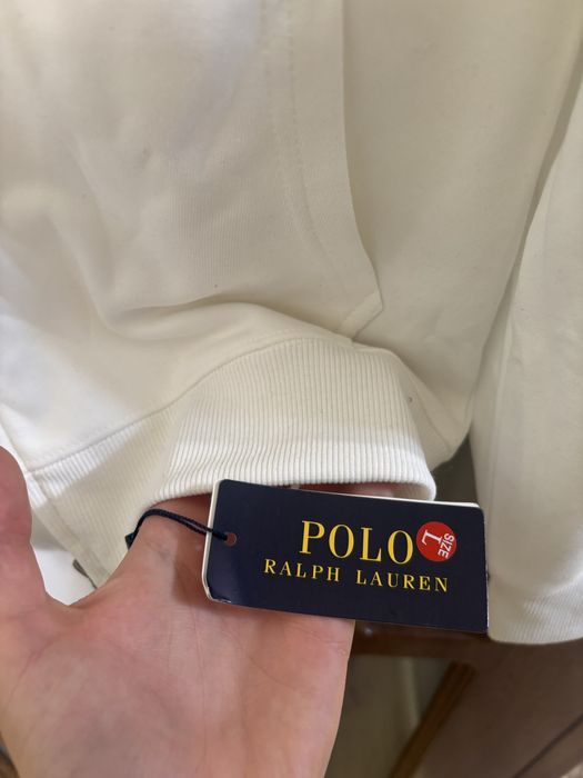 Vand hanorac ralph nou si o pereche de adidasi lv