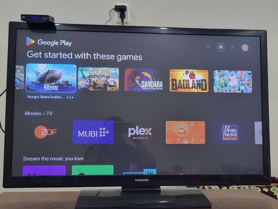 Samsung TV 43 + SMART BOX (Made in Malaysia)