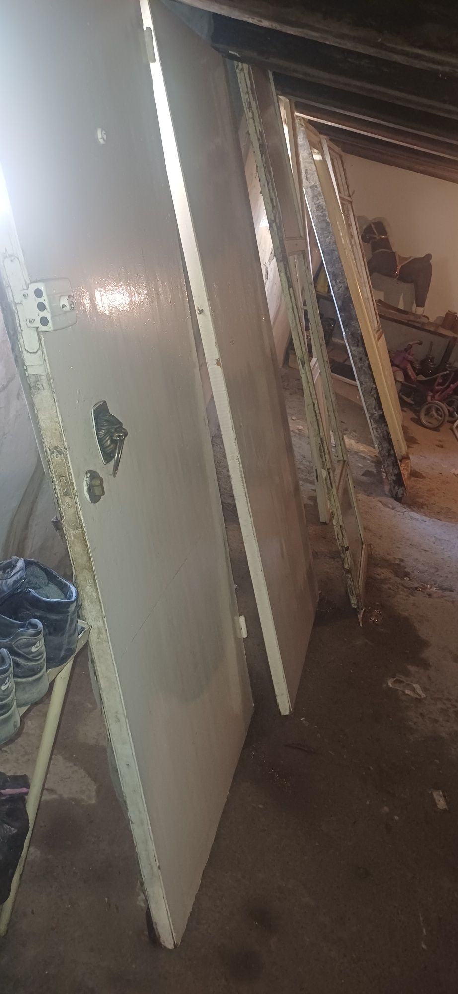 Eshiklar 6 dona Holati yaxshi sunnatiga utib beriladi