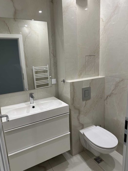 Дава се под наем Тристаен апартамент в София, Зона Б-18 - 130 кв.м за 1250 € - Снимка #2