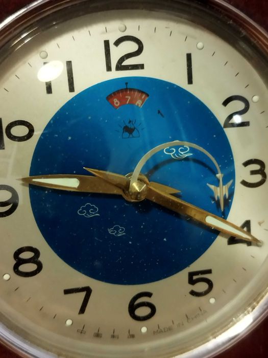 Стар дървен часовник