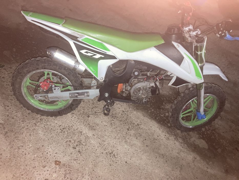 Cross 49 cc utilizat