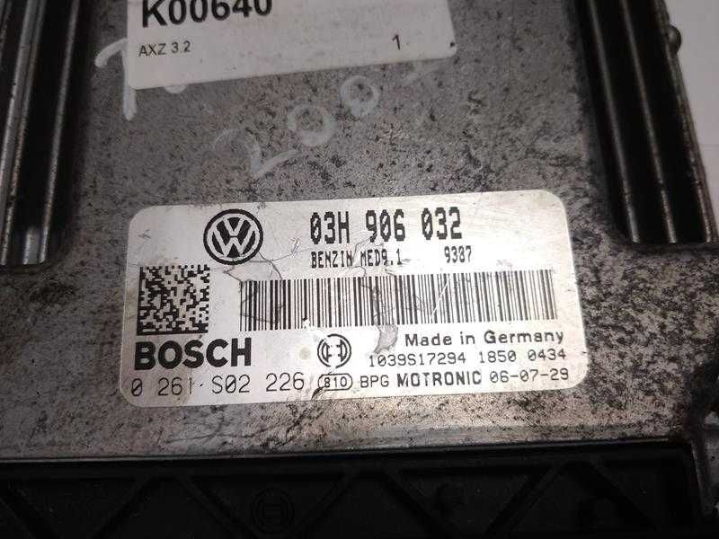 ЭБУ, блок управления двигателем Volkswagen Passat B6, Touareg AXZ 3.2