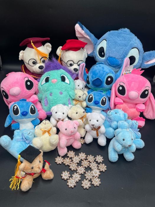 Buchet hello kitty stitch si alte figurine