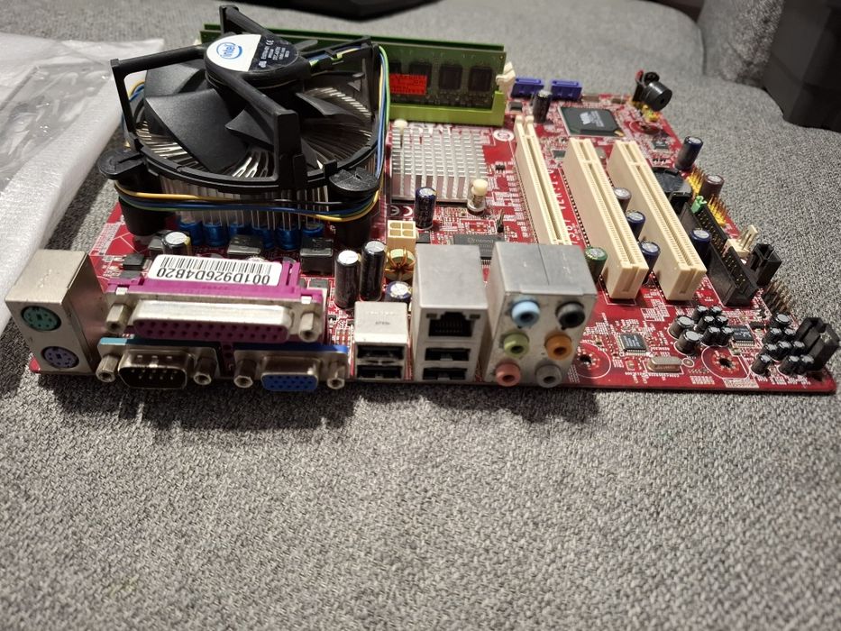 Kit placa de baza MSI MS-7387 LGA775 + Intel C2Q Q6600 + 2GB DDR2 RAM