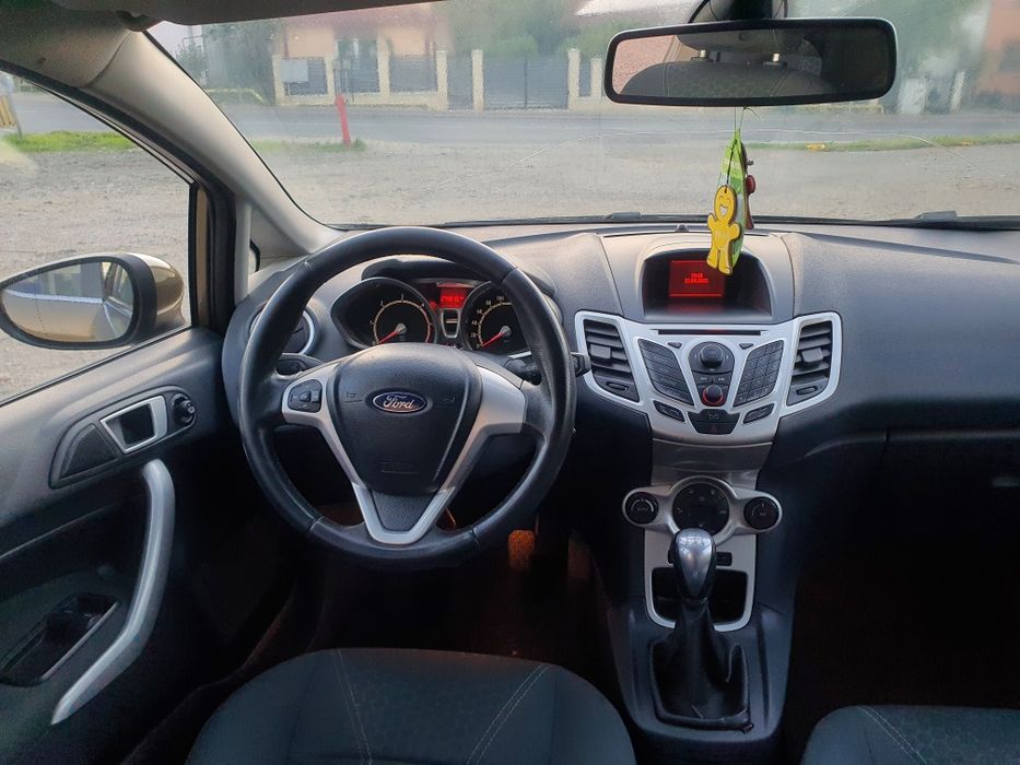 Ford Fiesta    .