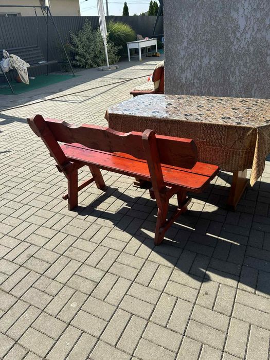 Vând 2 bănci de lemn