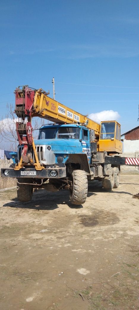 Автокран Урал вездеход Ивановну 25 тонн