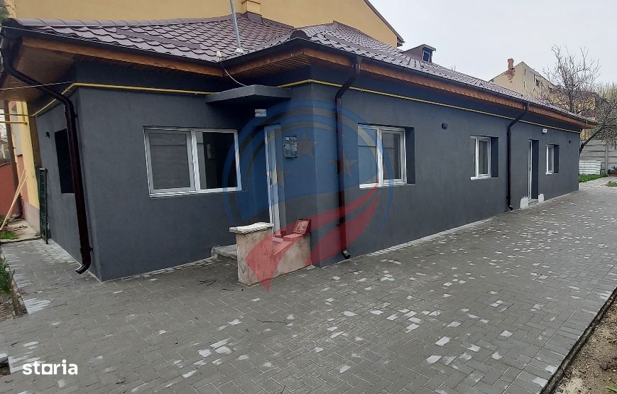 Casa cu 3 camere in zona Centrala