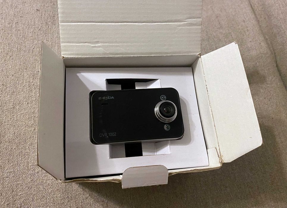 Cameră auto DVR E-Boda 1002 Full HD 2.4” nouă în cutie completă