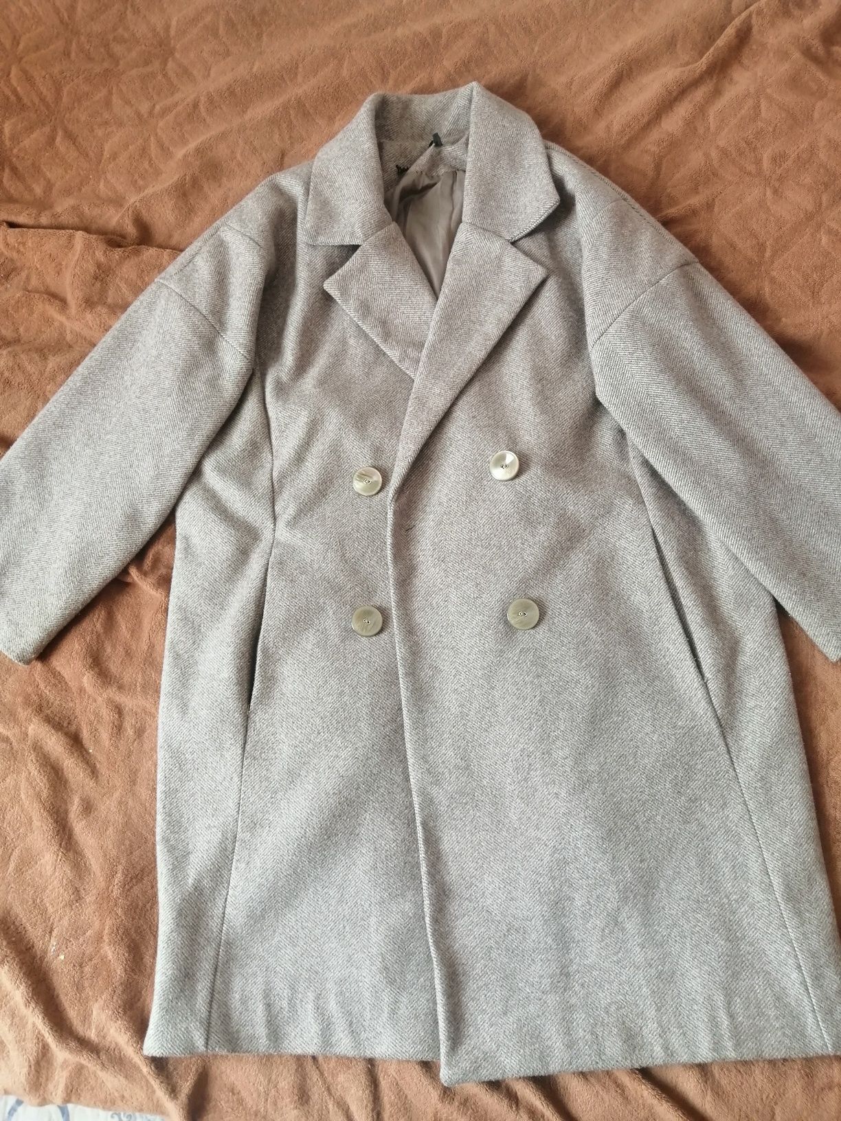 Продам женское пальто