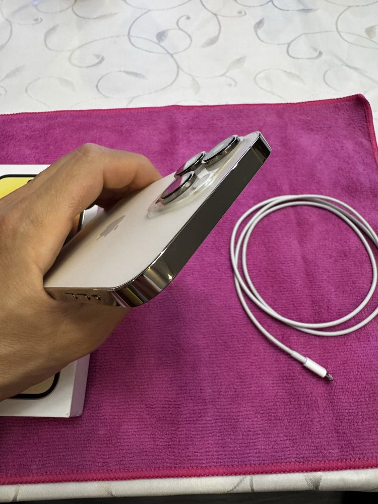 iPhone 14 Pro Max Gold - Като Нов