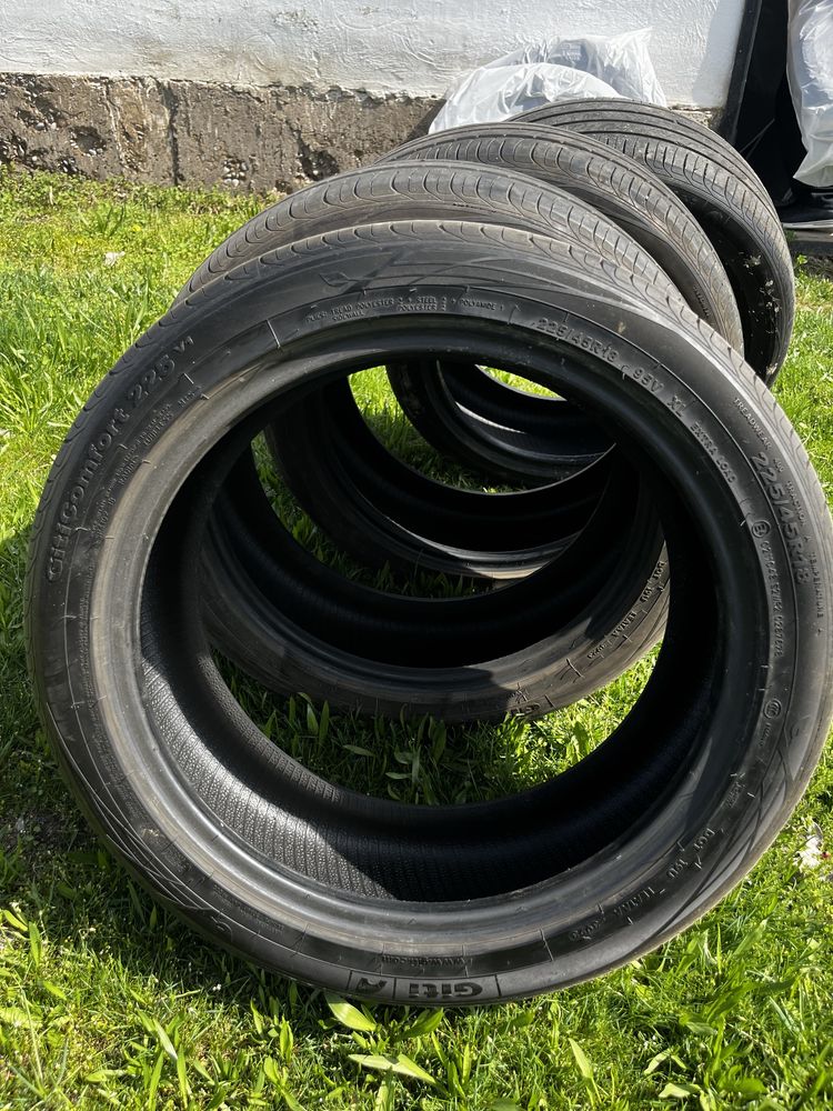 Шины, 225/45/R18, новый 1 сезон ездил,  CONTINENTAL, без шнуров