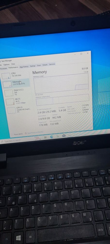 Vând Laptop cu procesor i3 A6a gen..cu 8GB DDR4 SSD 256
