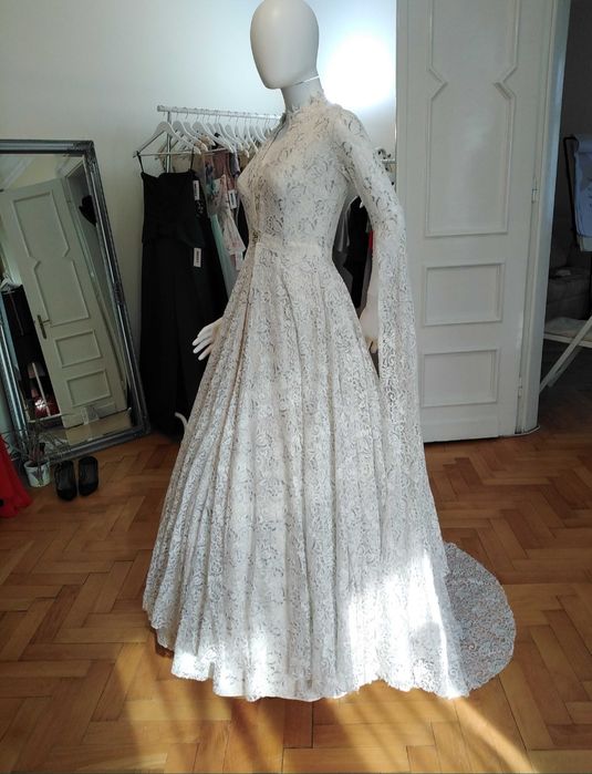 Vand rochia de mireasa