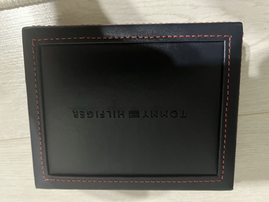 Портмане/Бумажник Tommy Hilfiger новая