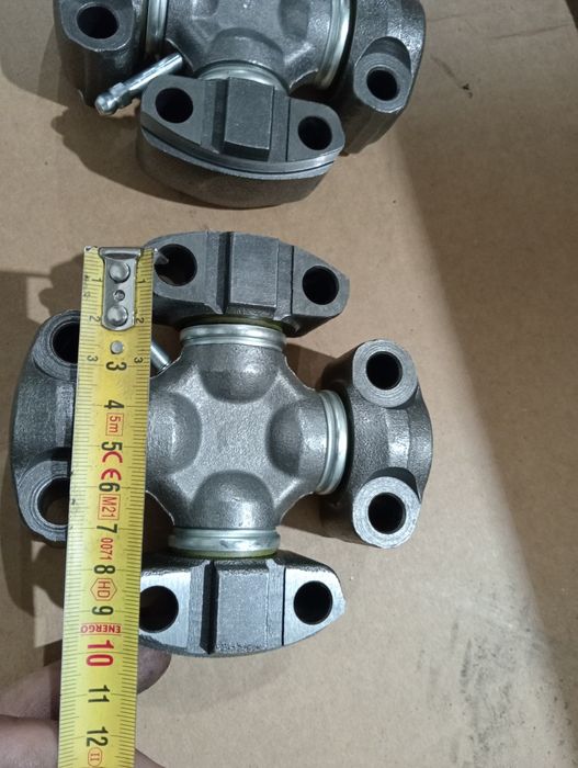 Cruce cardanica Komatsu Nobas Case New holland Deutz Furukava Sabron